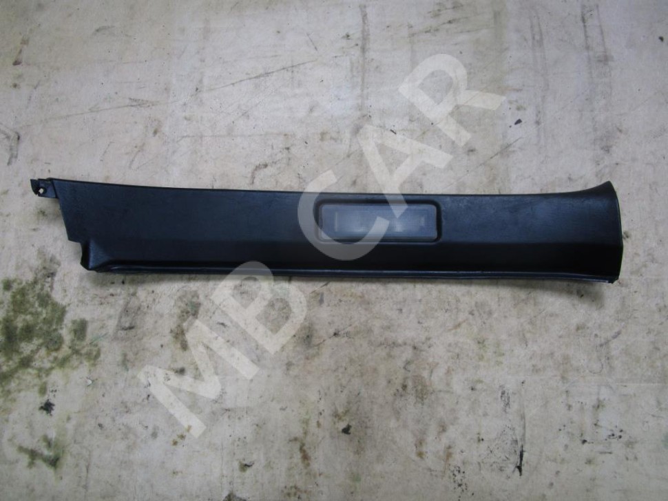 Накладка задней стойки MERCEDES-BENZ E-класс W124/S124/C124/A124 (1984 - 1997) фото 1 — Разборка Мерседес