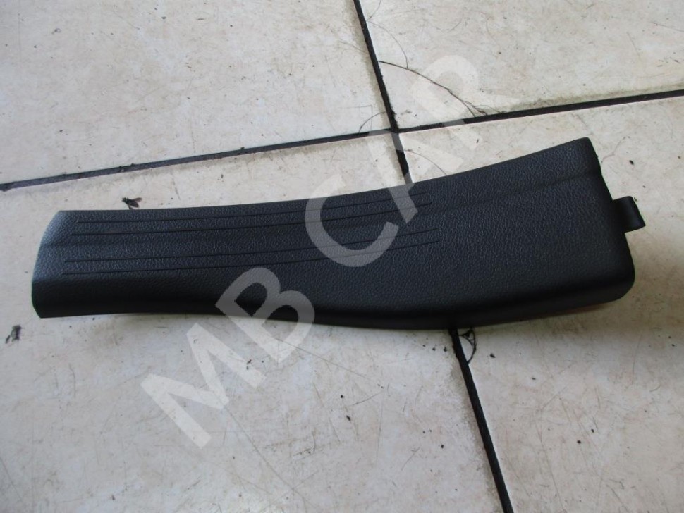 Накладка порога внутренняя MERCEDES-BENZ CLA-класс C117/X117 рестайлинг (2016 - 2019) фото 1 &mdash; Разборка Мерседес