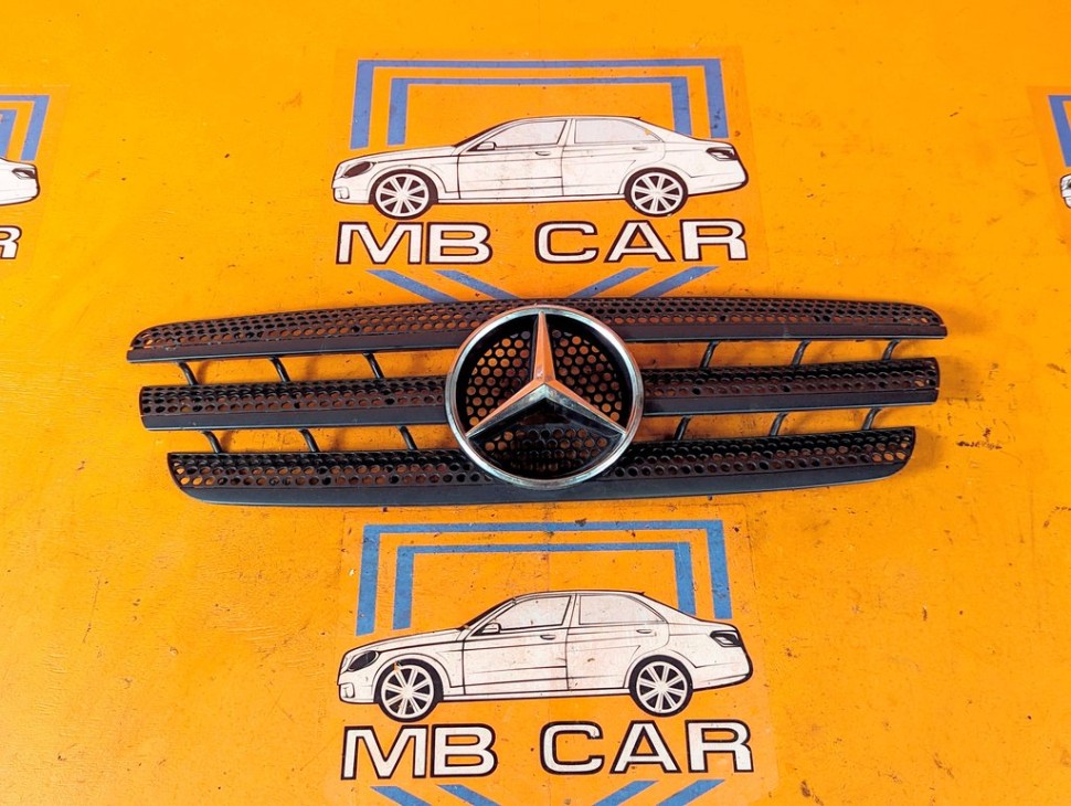 Решетка радиатора MERCEDES-BENZ M-класс W163 рестайлинг (2001 - 2005) фото 1 &mdash; Разборка Мерседес