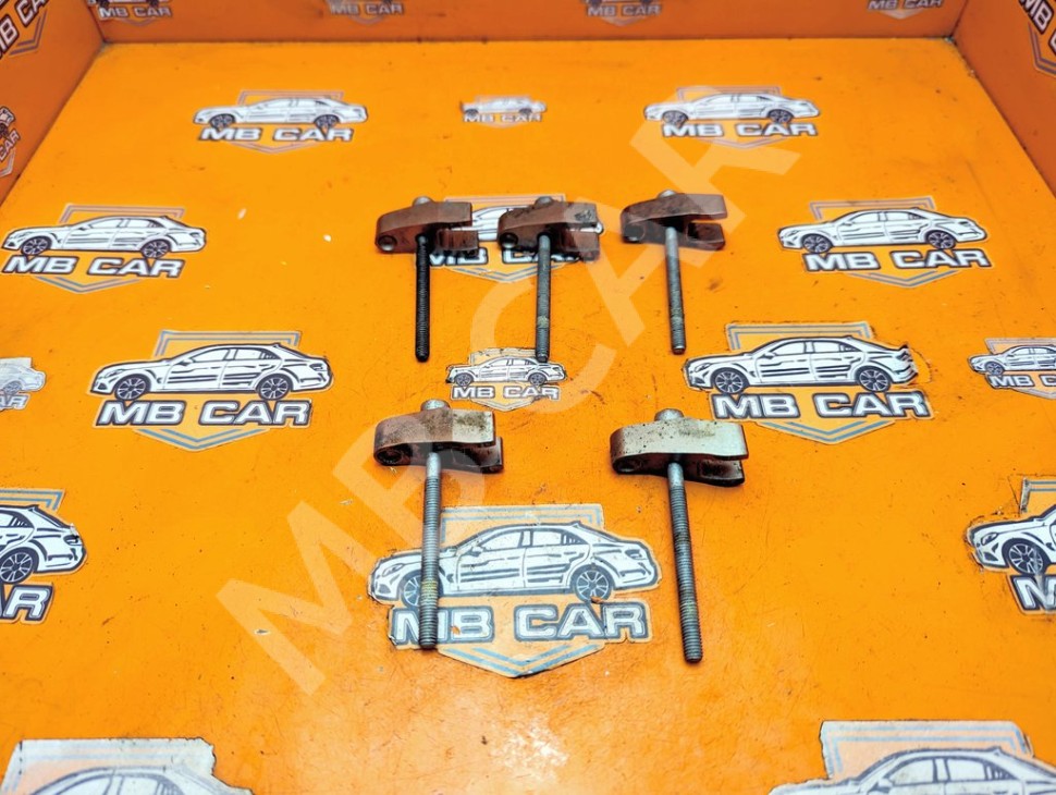 Кронштейн крепления форсунок MERCEDES-BENZ M-класс W163 рестайлинг (2001 - 2005) фото 1 &mdash; Разборка Мерседес