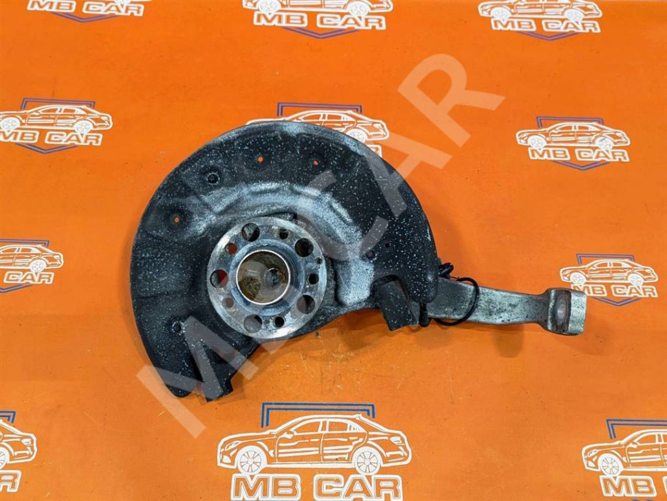Кулак поворотный передний левый MERCEDES-BENZ C-класс AMG W205/S205/C205/A205 (2014 - 2018) фото 1 &mdash; Разборка Мерседес