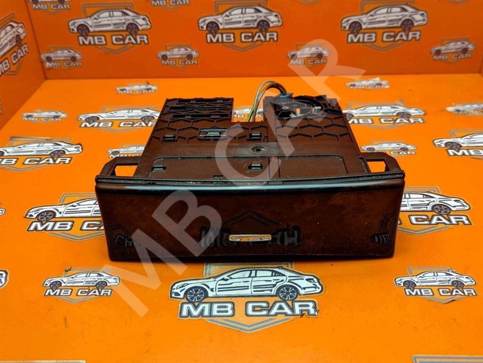 Пепельница MERCEDES-BENZ M-класс W164 (2005 - 2008) фото 1 — Разборка Мерседес