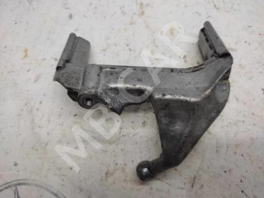 Кронштейн MERCEDES-BENZ C-класс W204/S204 (2006 - 2011) — Разборка Мерседес