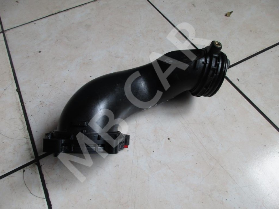 Патрубок впускного коллектора MERCEDES-BENZ GLC-класс X253 (2015 - 2019) фото 1 — Разборка Мерседес