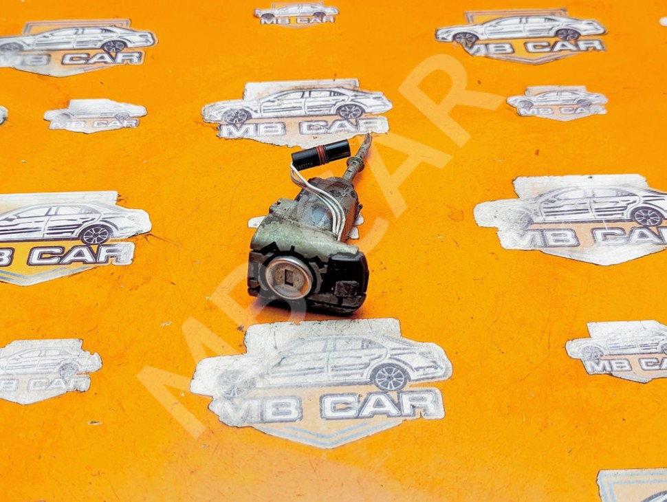 Личинки дверей MERCEDES-BENZ CLK-класс C208/A208 (1997 - 2000) фото 1 &mdash; Разборка Мерседес