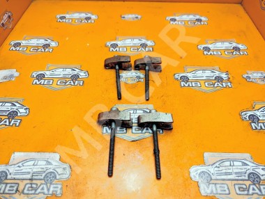 Кронштейн крепления форсунок MERCEDES-BENZ C-класс W203/S203/CL203 (2000 - 2004) &mdash; Разборка Мерседес