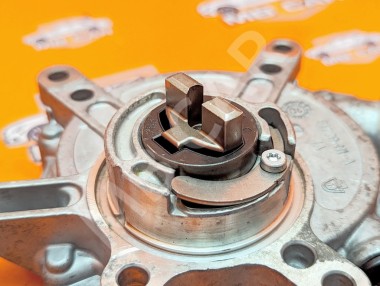 Насос вакуумный MERCEDES-BENZ SLK-класс R171 рестайлинг (2008 - 2011) — Разборка Мерседес