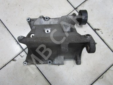 Кронштейн турбокомпрессора MERCEDES-BENZ CLK-класс C208/W208 (1997 - 2000) — Разборка Мерседес