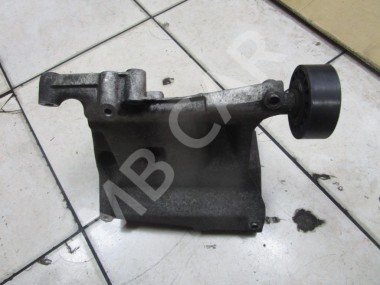 Кронштейн турбокомпрессора MERCEDES-BENZ CLK-класс C208/W208 (1997 - 2000) — Разборка Мерседес