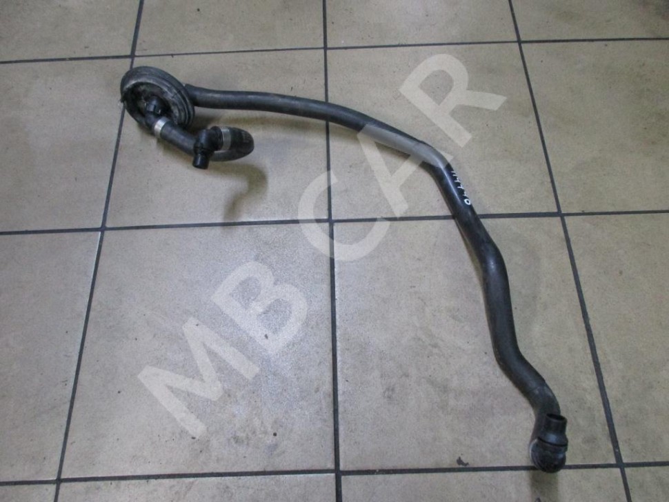 Патрубок ОЖ MERCEDES-BENZ E-класс W211/S211 (2002 - 2006) фото 1 &mdash; Разборка Мерседес