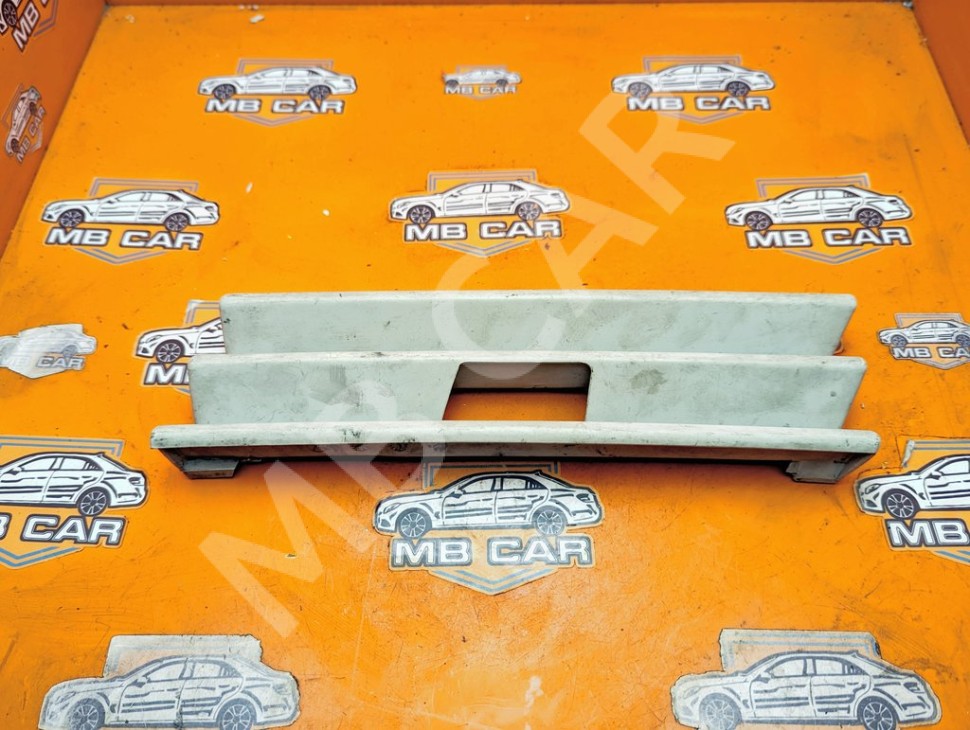 Заглушка бампера MERCEDES-BENZ S-класс W140 (1991 - 1998) фото 1 &mdash; Разборка Мерседес