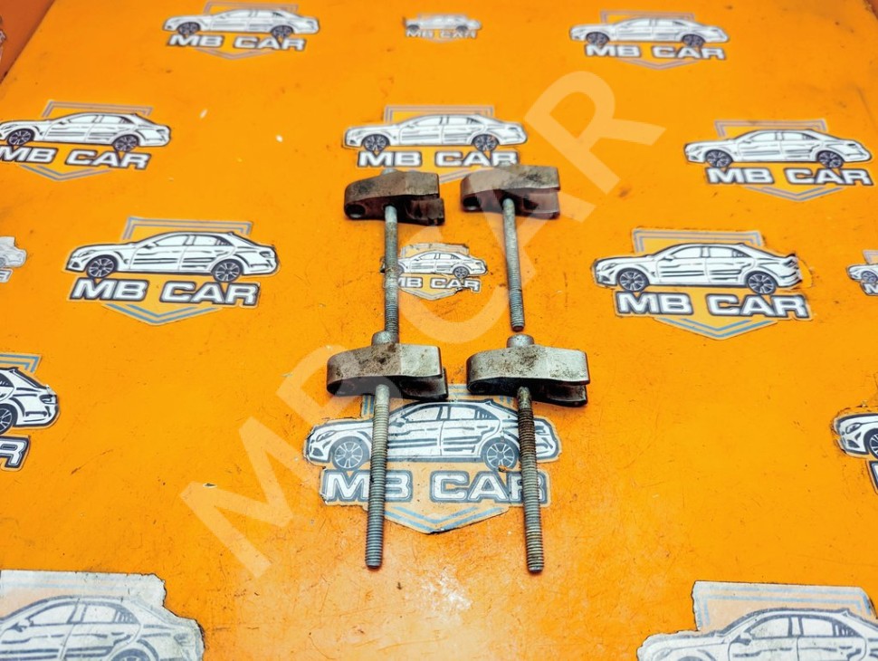 Кронштейн крепления форсунок MERCEDES-BENZ C-класс W203/S203/CL203 (2000 - 2004) фото 1 &mdash; Разборка Мерседес