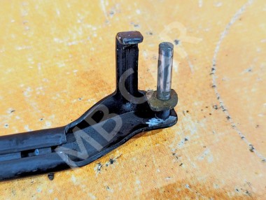 Поводок дворников MERCEDES-BENZ C-класс W204/S204 (2006 - 2011) — Разборка Мерседес