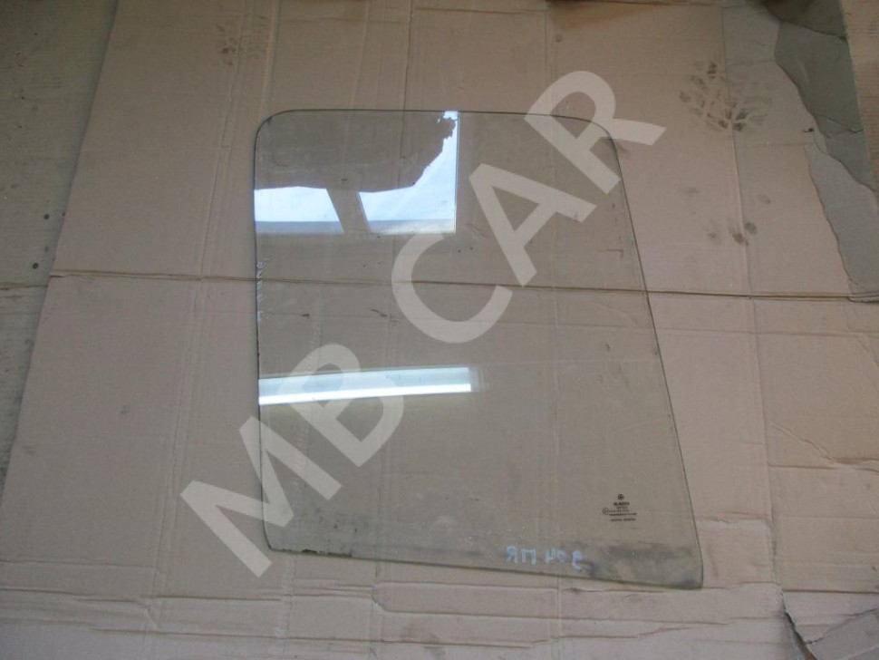 Стекло переднее правое MERCEDES-BENZ Sprinter W901-905 (1995 - 2006) фото 1 &mdash; Разборка Мерседес