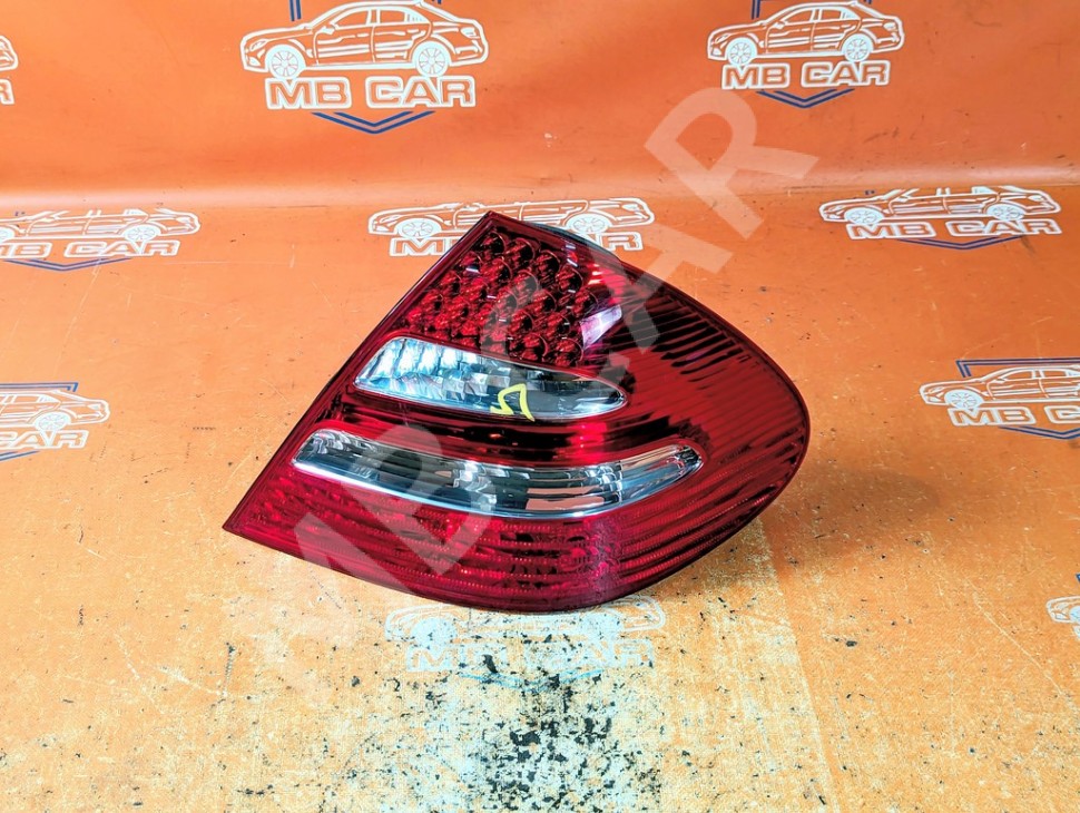 Фонарь задний правый MERCEDES-BENZ E-класс W211/S211 (2002 - 2006) фото 1 &mdash; Разборка Мерседес