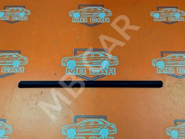 Уплотнитель стекла двери MERCEDES-BENZ R-класс W251 (2005 - 2007) — Разборка Мерседес