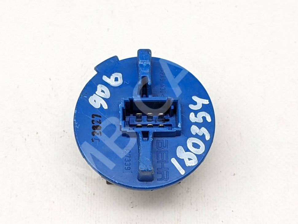 Реле моторчика печки MERCEDES-BENZ Sprinter W906 (2006 - 2019) фото 1 — Разборка Мерседес