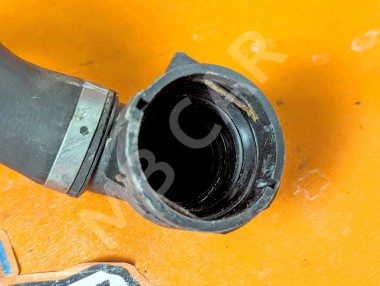 Патрубок радиатора MERCEDES-BENZ S-класс W220 (1998 - 2005) &mdash; Разборка Мерседес