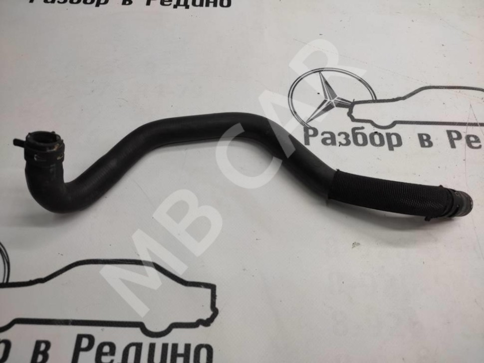 Патрубок ОЖ MERCEDES-BENZ A-класс W176 (2012 - 2015) фото 1 &mdash; Разборка Мерседес