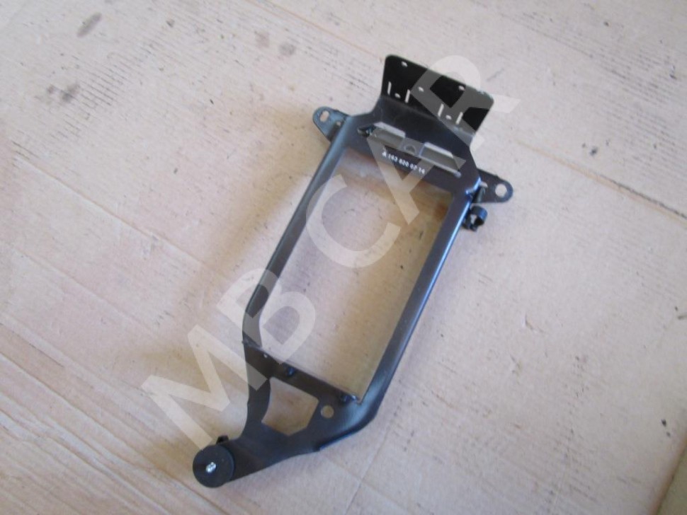 Кронштейн крепления ЭБУ MERCEDES-BENZ M-класс W163 (1997 - 2001) фото 1 — Разборка Мерседес