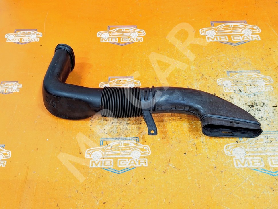 Патрубок воздушный MERCEDES-BENZ GLK-класс X204 (2008 - 2012) фото 1 — Разборка Мерседес