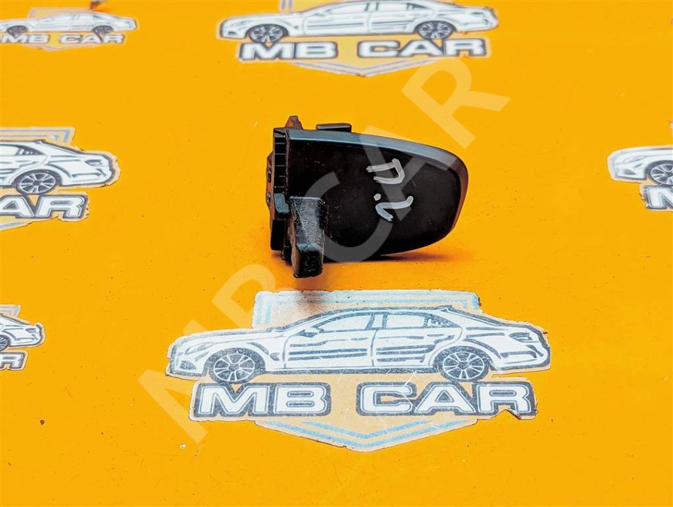 Накладка ручки двери MERCEDES-BENZ E-класс W213/S213/C238/A238 (2016 - 2021) фото 1 — Разборка Мерседес