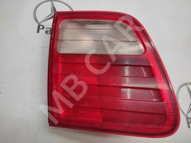 Фонарь крышки багажника MERCEDES-BENZ E-класс W210/S210 (1995 - 1999) — Разборка Мерседес