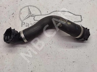 Патрубок радиатора MERCEDES-BENZ C-класс W205/S205/C205/A205 (2014 - 2018) — Разборка Мерседес