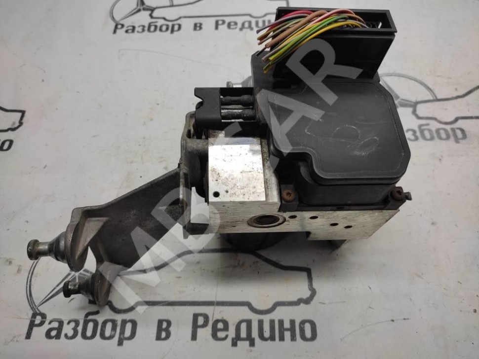 Блок ABS MERCEDES-BENZ S-класс W220 (1998 - 2005) фото 1 &mdash; Разборка Мерседес
