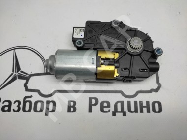 Моторчик шторки панарамной крыши MERCEDES-BENZ GLS-класс X166 (2015 - 2019) — Разборка Мерседес