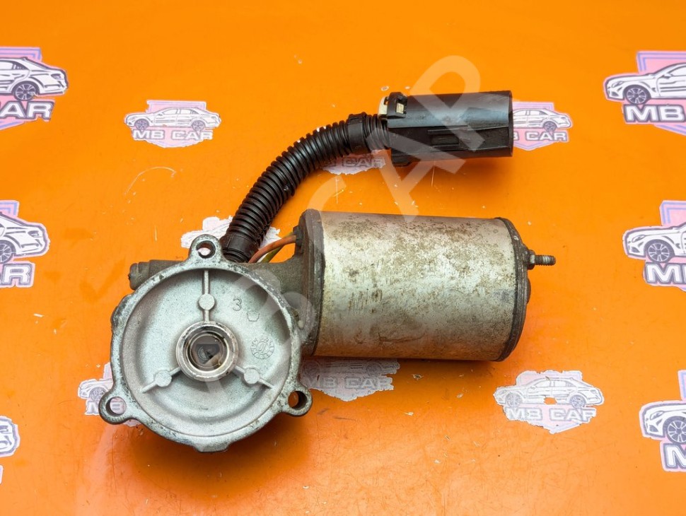 Моторчик раздаточной коробки MERCEDES-BENZ M-класс W163 рестайлинг (2001 - 2005) фото 1 &mdash; Разборка Мерседес