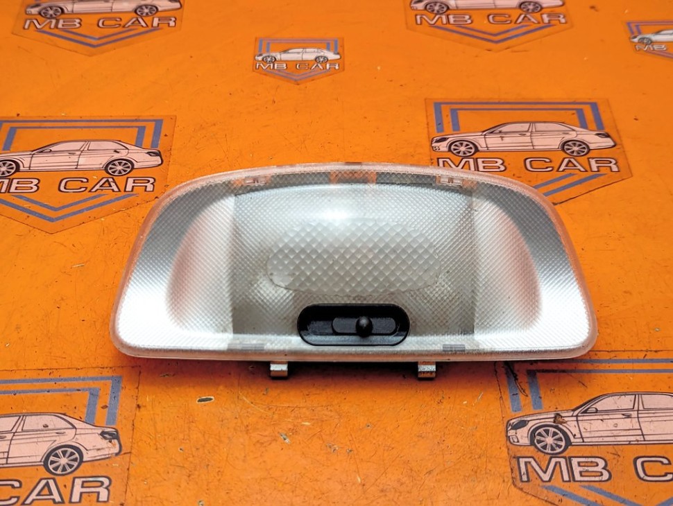 Плафон салона MERCEDES-BENZ V-класс W638/W639 (1996 - 2003) V 220 2.1 D AT (122 л.с.) фото 1 &mdash; Разборка Мерседес