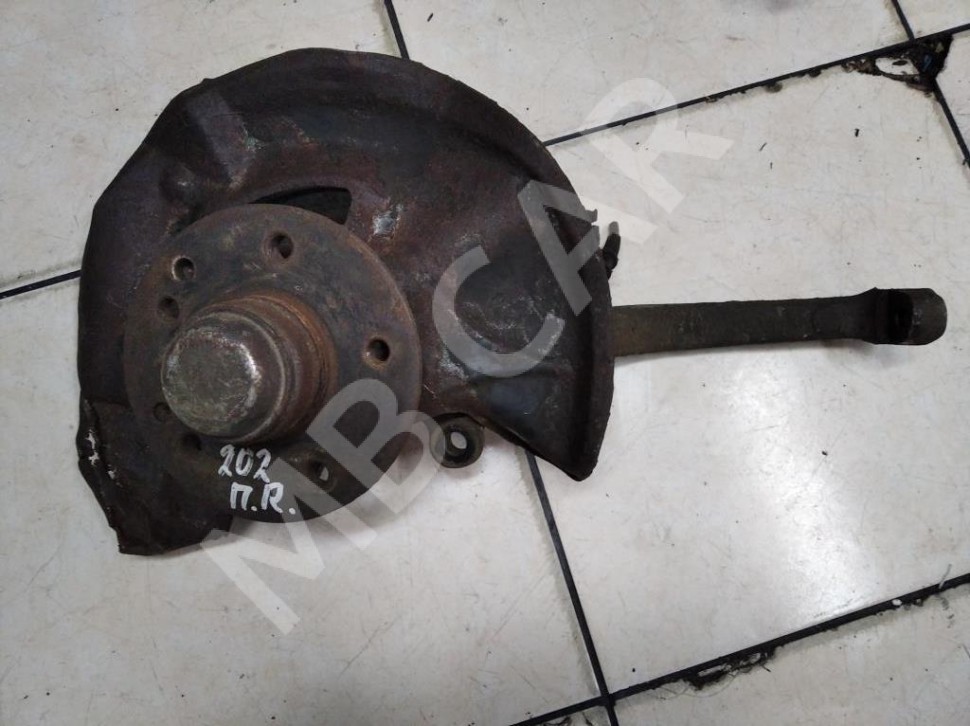 Кулак поворотный передний правый MERCEDES-BENZ C-класс W202/S202 рестайлинг (1997 - 2001) фото 1 — Разборка Мерседес