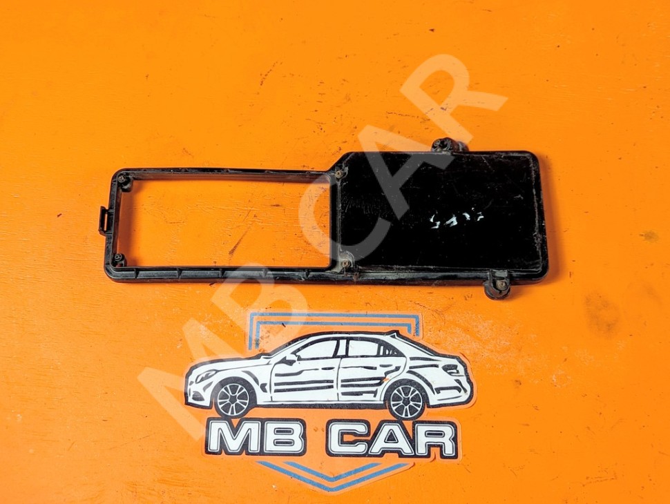 Крышка блока предохранителей MERCEDES-BENZ C-класс W202/S202 (1993 - 1997) фото 1 &mdash; Разборка Мерседес