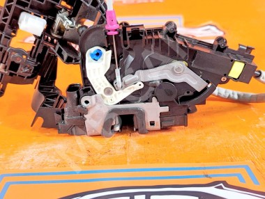 Замок двери задней левой MERCEDES-BENZ GLS-класс X166 (2015 - 2019) &mdash; Разборка Мерседес