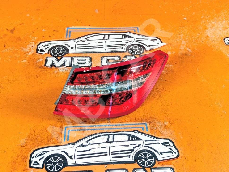 Фонарь задний правый MERCEDES-BENZ E-класс W212/S212/C207/A207 (2009 - 2013) фото 1 &mdash; Разборка Мерседес