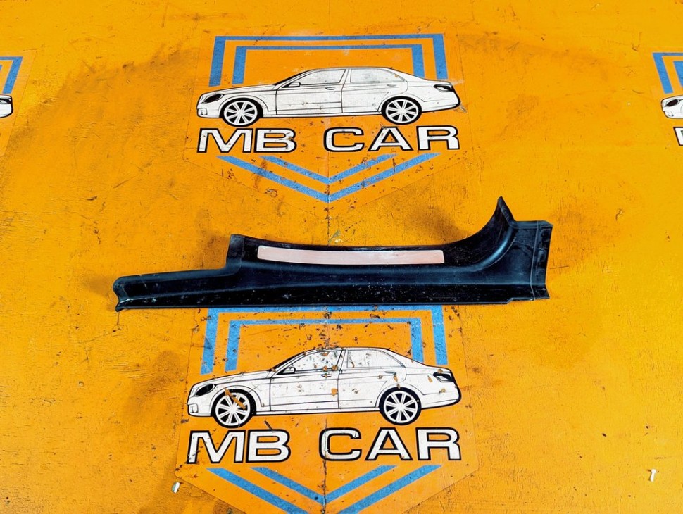 Накладка порога внутренняя MERCEDES-BENZ C-класс W203/S203/CL203 рестайлинг (2004 - 2008) C 220 CDI 2.2 AT (150 л.с.) фото 1 &mdash; Разборка Мерседес