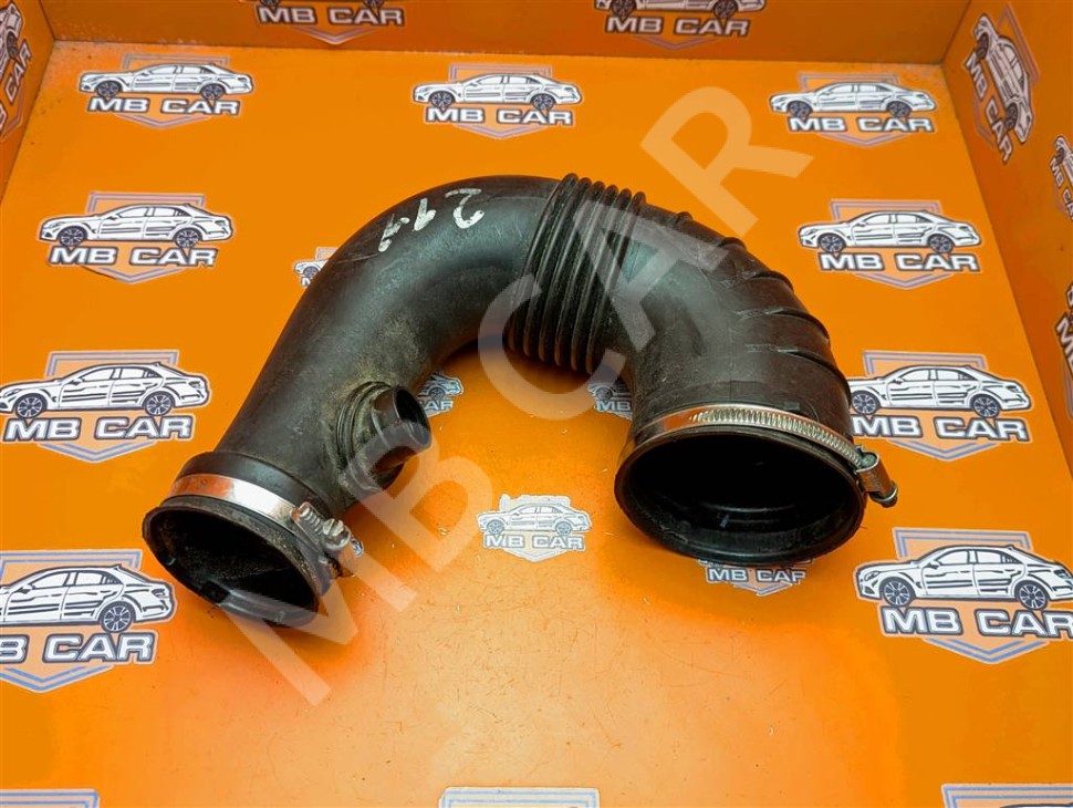 Патрубок воздушный MERCEDES-BENZ E-класс W211/S211 (2002 - 2006) фото 1 — Разборка Мерседес