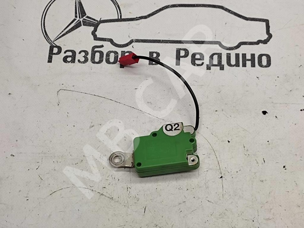 Усилитель антенны MERCEDES-BENZ S-класс W220 (1998 - 2005) фото 1 — Разборка Мерседес