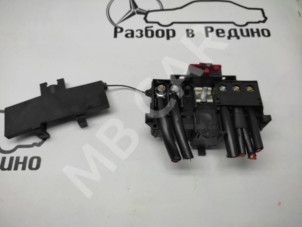 Блок предохранителей MERCEDES-BENZ C-класс W203/S203/CL203 (2000 - 2004) фото 1 — Разборка Мерседес