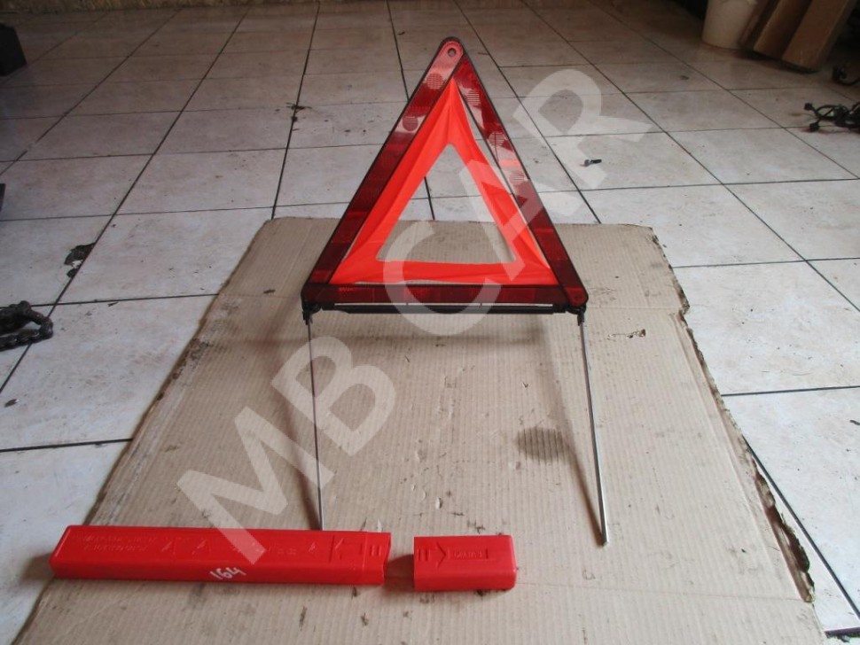 Знак аварийной остановки MERCEDES-BENZ M-класс W164 (2005 - 2008) фото 1 &mdash; Разборка Мерседес