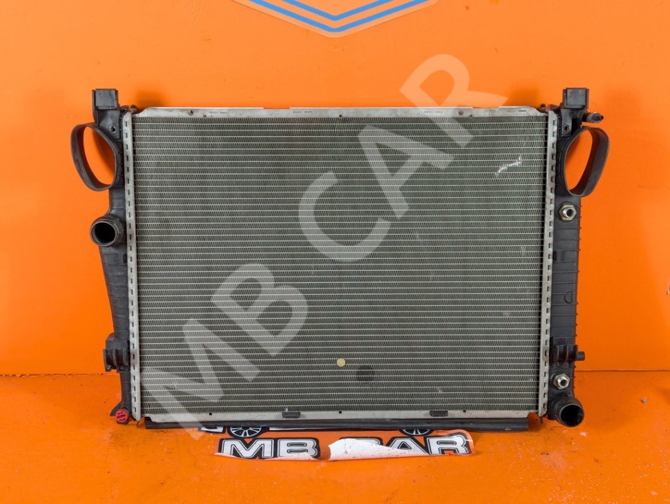 Радиатор MERCEDES-BENZ SL-класс R230 (2001 - 2006) фото 1 &mdash; Разборка Мерседес