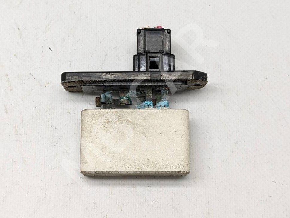 Реле моторчика печки MERCEDES-BENZ M-класс AMG W163 рестайлинг (2001 - 2005) фото 1 &mdash; Разборка Мерседес