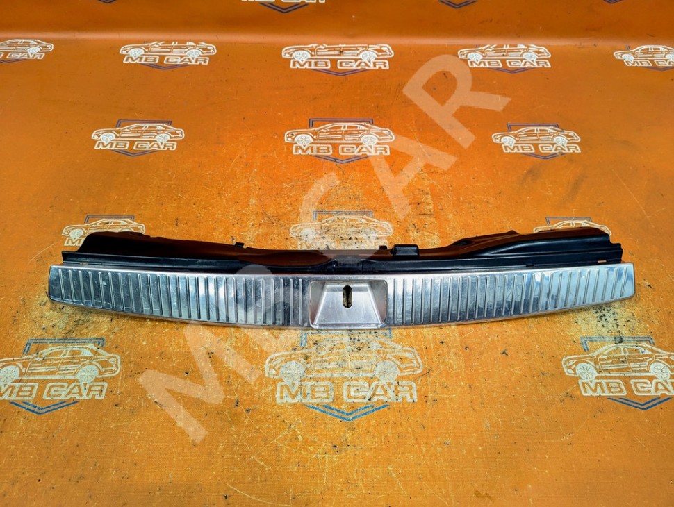 Накладка замка багажника MERCEDES-BENZ C-класс W204/S204 (2006 - 2011) фото 1 — Разборка Мерседес