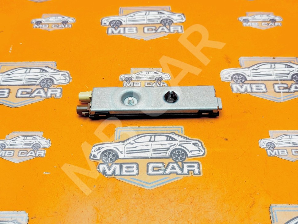 Усилитель антенны MERCEDES-BENZ GLE-класс W166 (2015 - 2018) фото 1 — Разборка Мерседес