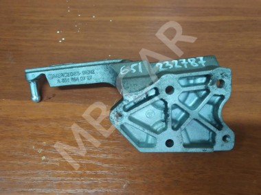 Кронштейн корпуса воздушного фильтра MERCEDES-BENZ GLC-класс X253 (2015 - 2019) — Разборка Мерседес