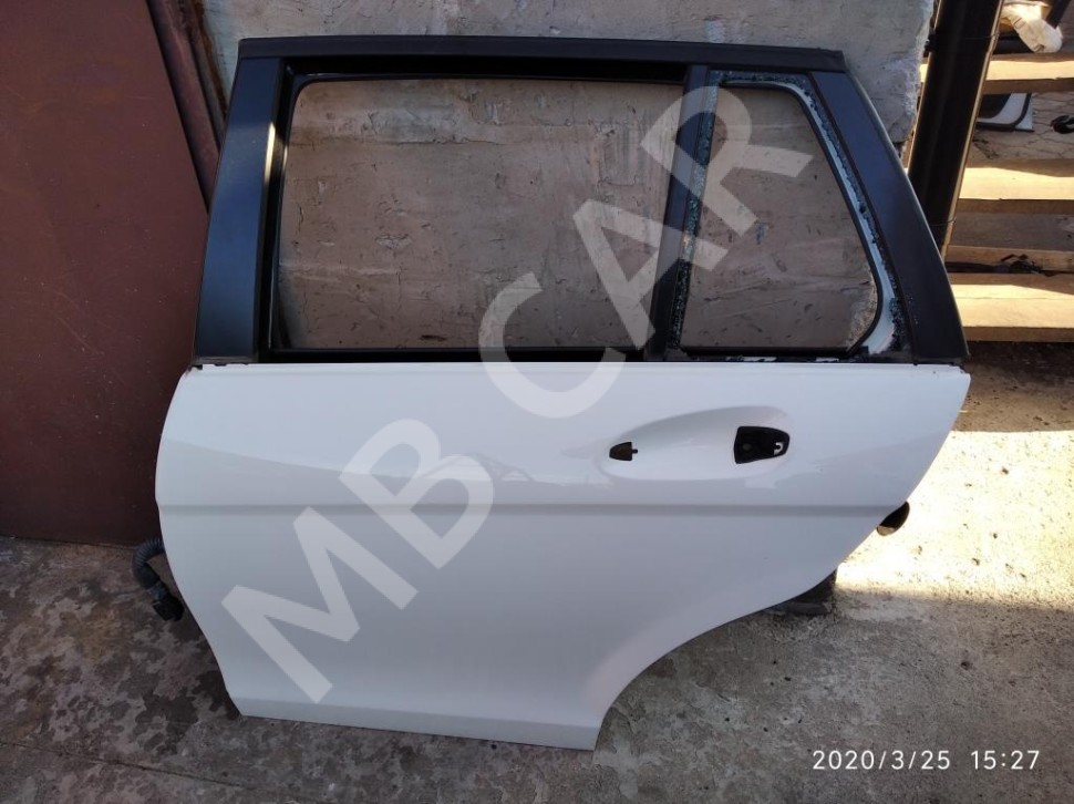 Дверь задняя левая MERCEDES-BENZ C-класс W204/S204/С204 рестайлинг (2011 - 2015) фото 1 — Разборка Мерседес