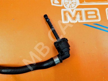 Трубка вентиляции расширительного бака MERCEDES-BENZ A-класс W177 (2018 - 2023) — Разборка Мерседес