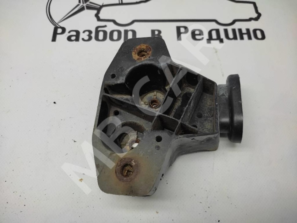 Кронштейн крепления бампера MERCEDES-BENZ M-класс W164 рестайлинг (2008 - 2011) фото 1 — Разборка Мерседес