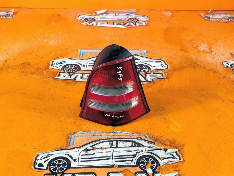 Фонарь задний правый MERCEDES-BENZ A-класс W168 рестайлинг (2001 - 2004) A 170 1.7 AT (95 л.с.) фото 1 &mdash; Разборка Мерседес